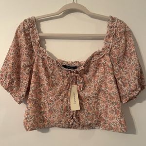Romantic Top With 🌸🌸🌸🥰🥰 Crop Top Xl